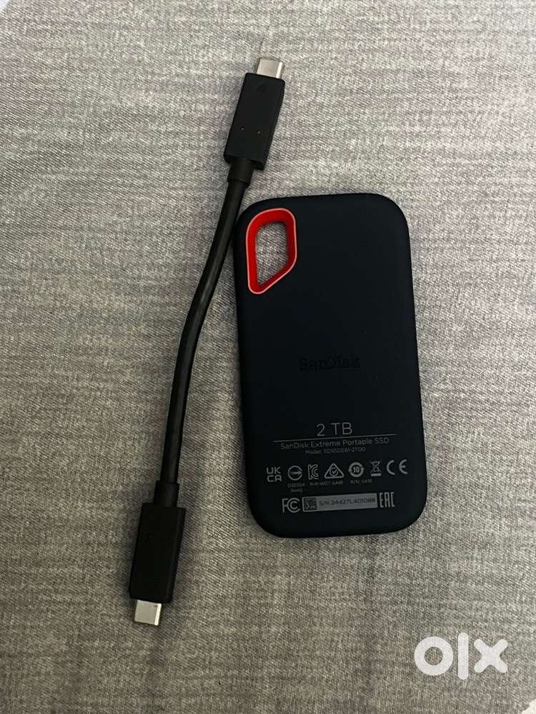 Sand Disk 2TB Extreme Portable SSD hard disk