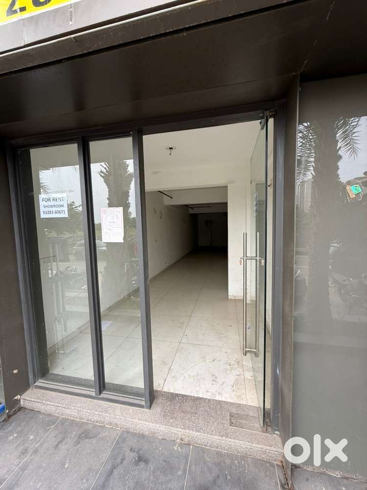Ground floor showroom