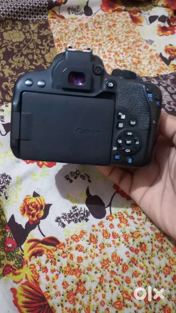 DSLR CANON EOS 800D BLACK COLOR