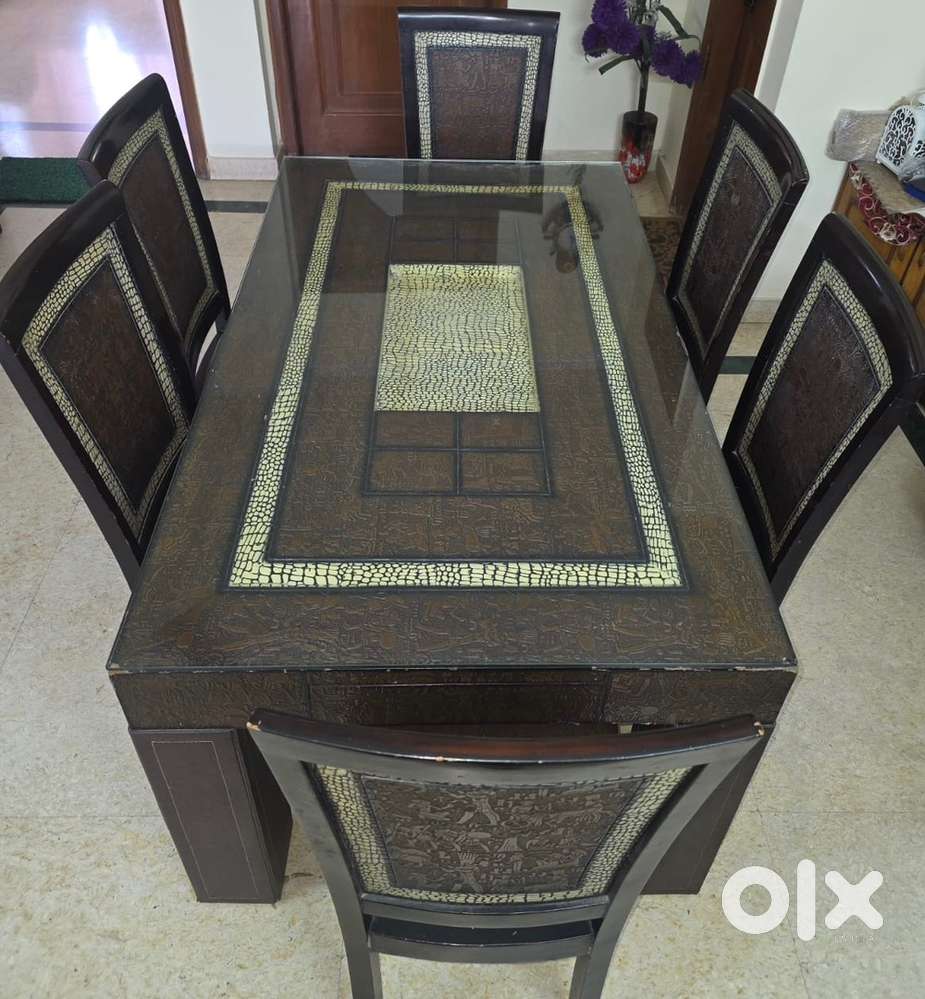 6 seater Dining with glass top modern design