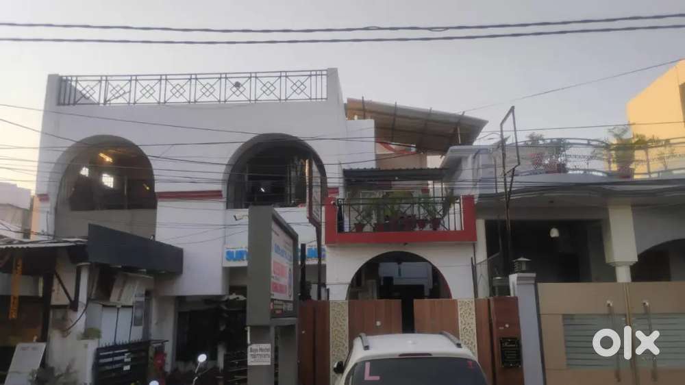 Sweeper - Aliganj Kapoorthala Chandralok