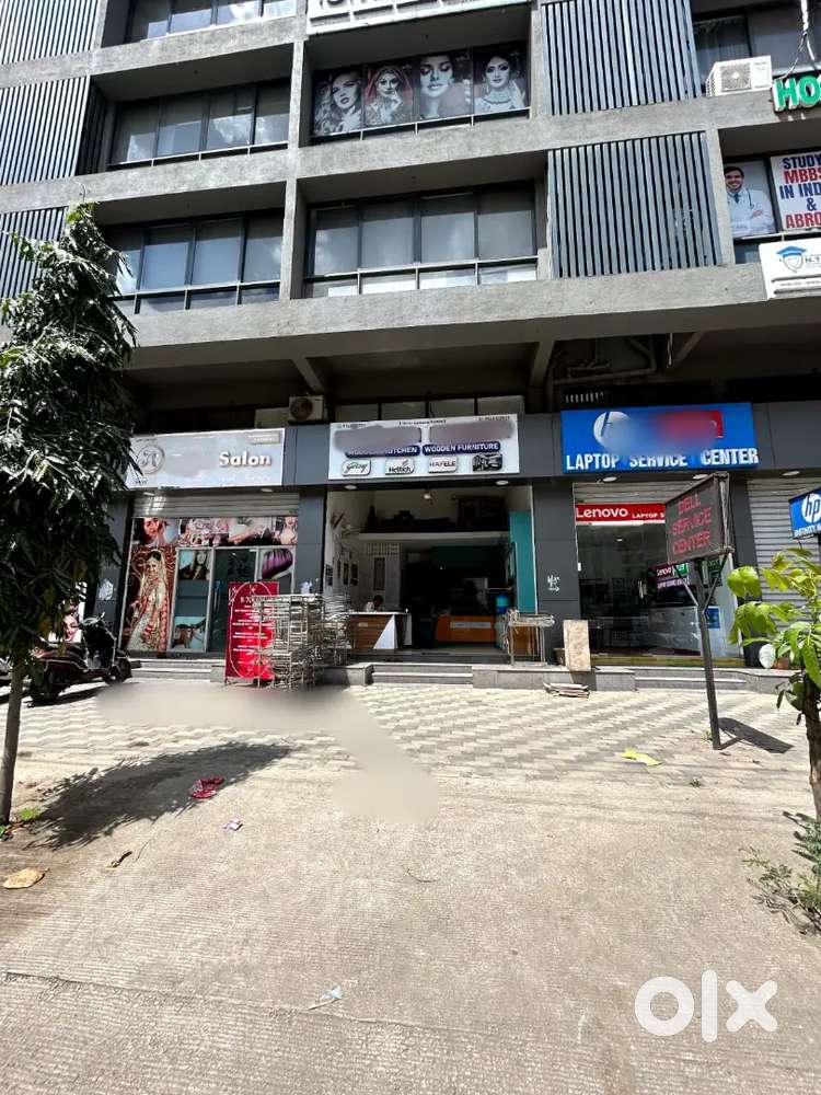 Ground floor shop for rent