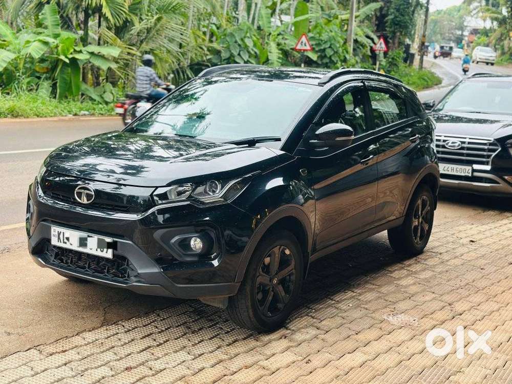Tata Nexon, 2023, Petrol