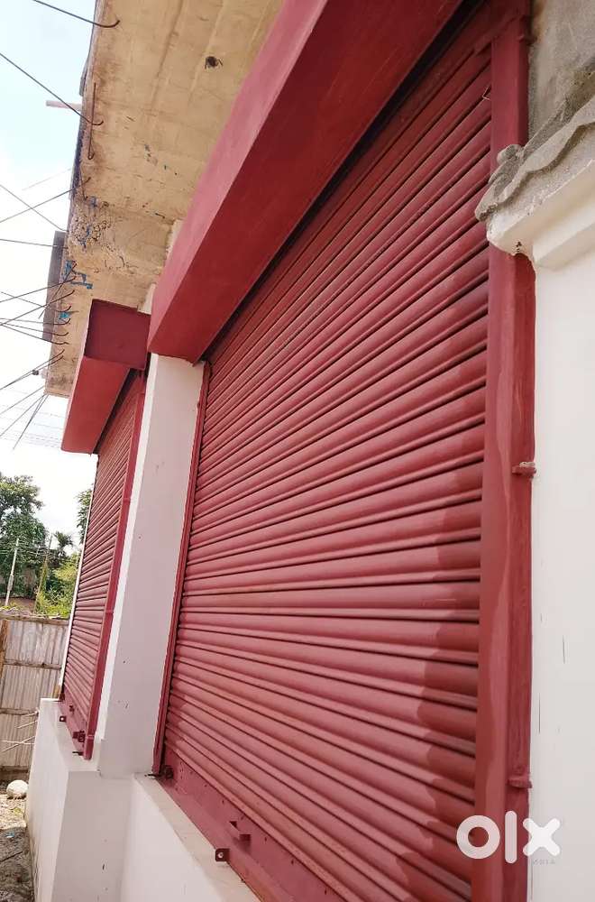 SHOP / OFFICE SPACE AVAILABLE FOR RENT.