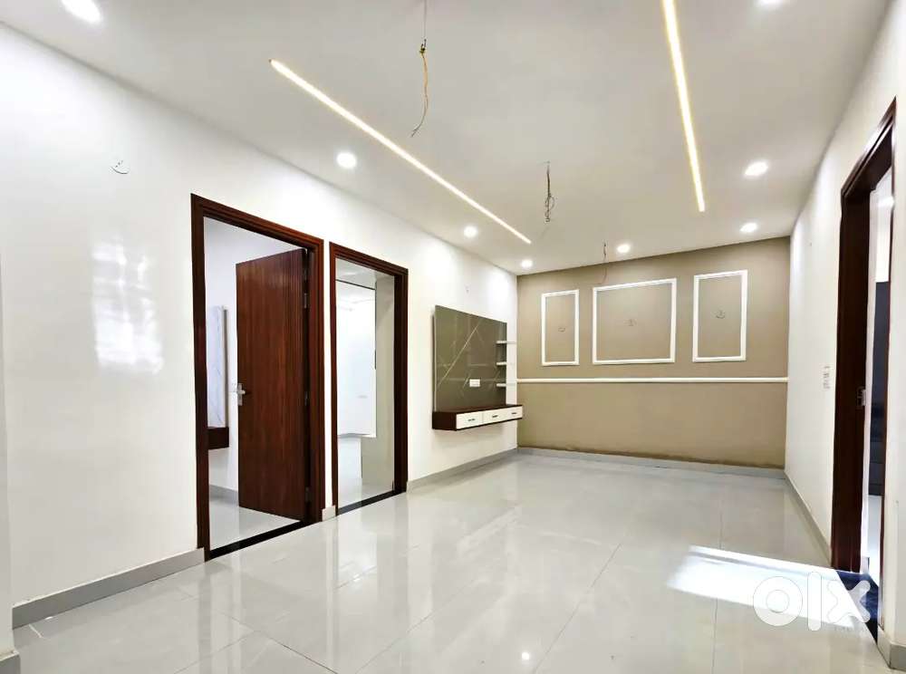 Fabulous 3 Bhk Spacious Flat in Gated Society with LIFT 
Big Store