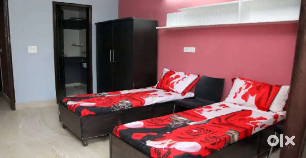 NO BROKERAGE 500+ Premium Boys PGs with meals & amenities in Noida!