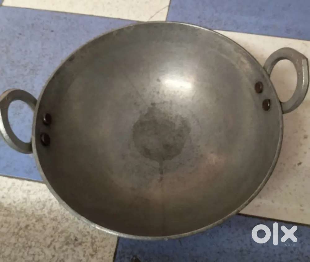 Heavy-Duty Cast Iron Kadai 3 L  Great condition!