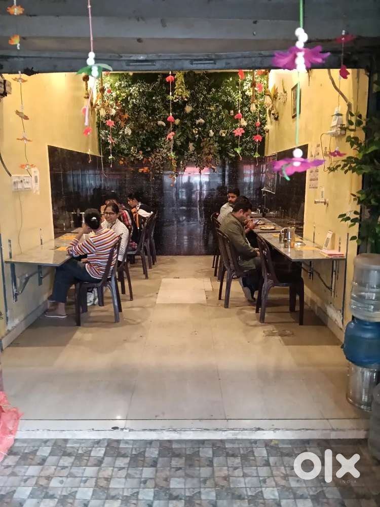 270 sqft shop for rent in near kapoorthala Aliganj