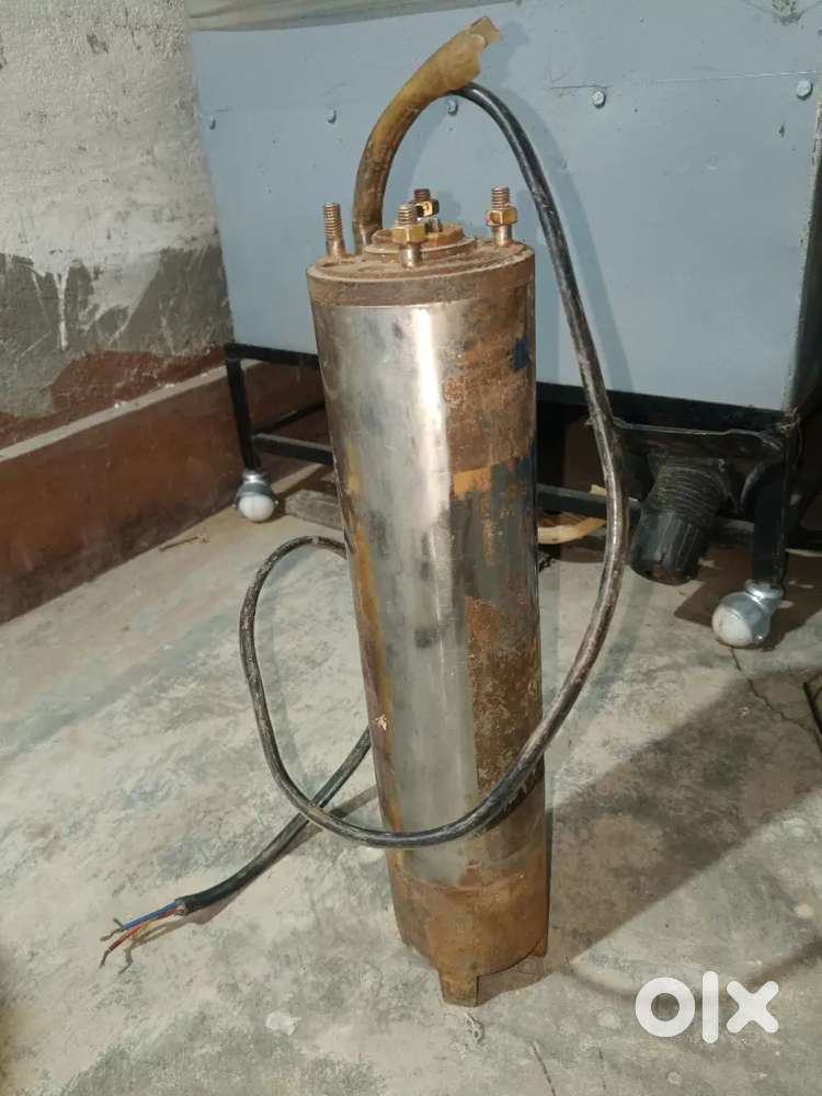 Submersible pump