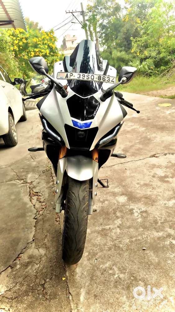 R15V4 bike 2023 model this bike only driven 15000km no scratches ..