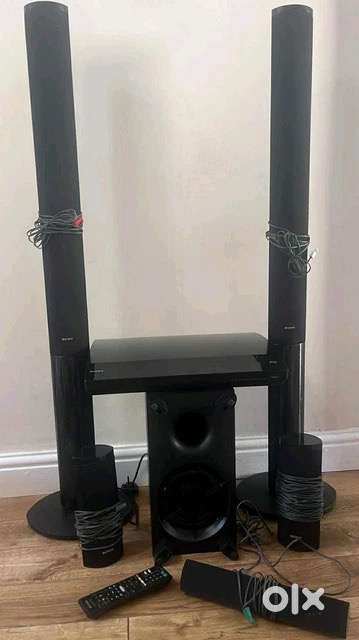 Sony Blue Ray Home Theatre with Tower Speakers
