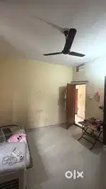 Need girl roommate