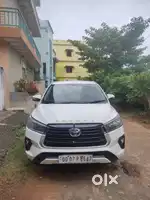 Toyota Innova Crysta 2016 Diesel 35000 Km Driven