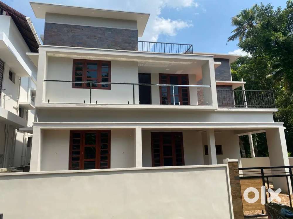 1632sqft 3 BHK New House for sale in Udayamperoor, Thrippunithura