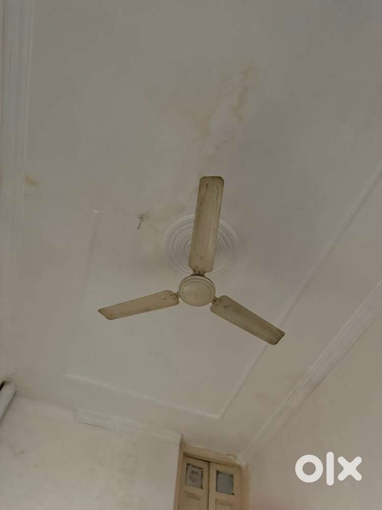 5 FANS IN GOOD CONDITION