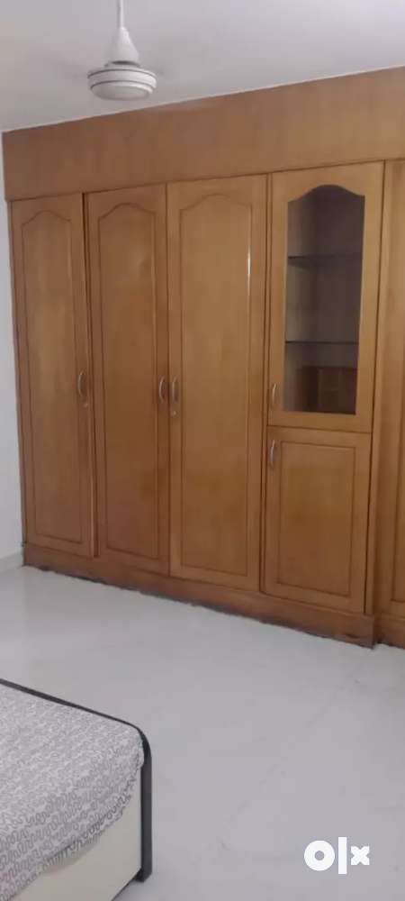 Egmore fully furnished 4Bhk Rent 2Ccp Lift Power backup 24hrs Security