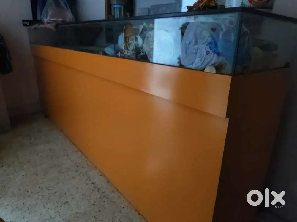 8ft  counter, orrange color, new, only 6month use