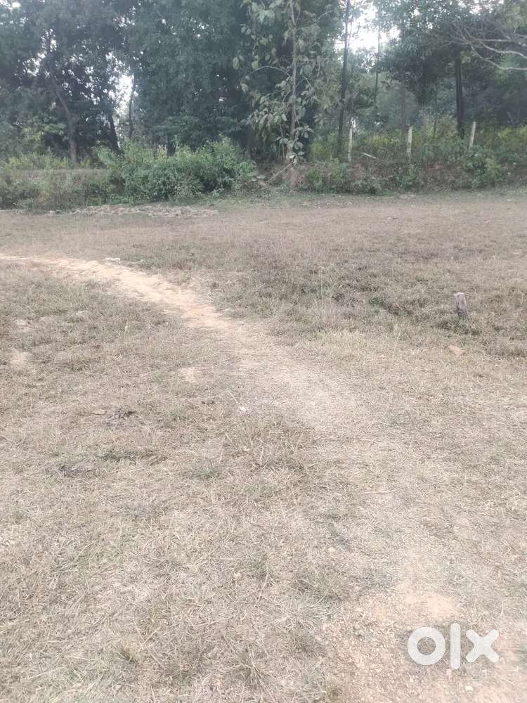 Residential plot near Mahindra showroom. NH to 300 mtr. Dcml 3.5 lakh.