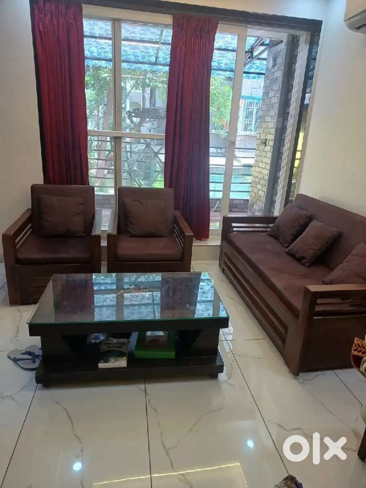 5 SEATER (TEAK WOOD) SOFA SET FOR SALE [URGENT BASIS]