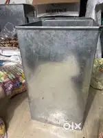 100 kg item containers