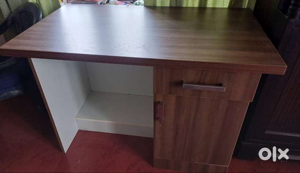 PLY WOOD STUDY TABLE