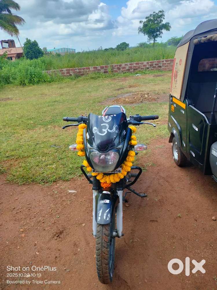 Bajaj pulsar 180F