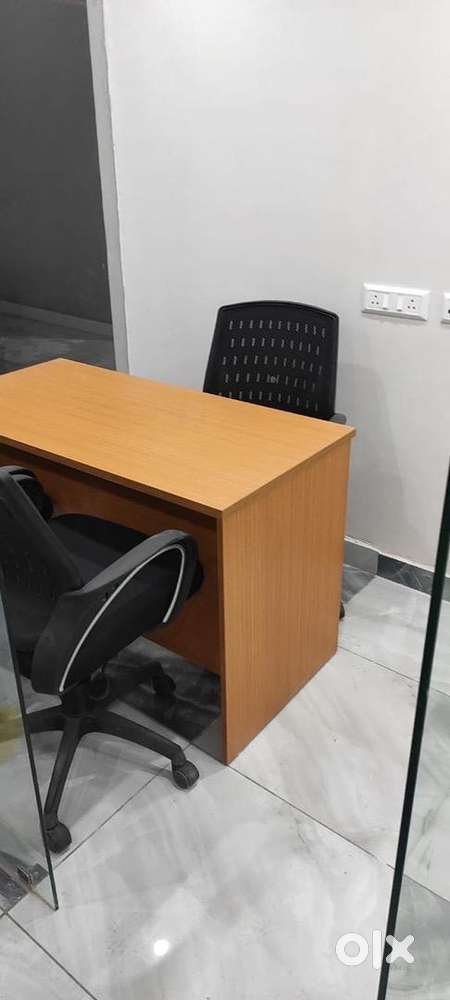 400sqft Fully Furnished Office