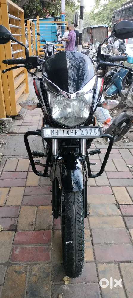 A Honda shine 125 dish brack bike is good condition