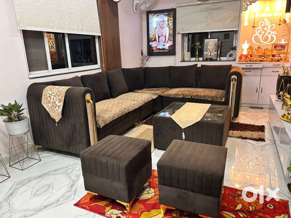 Sofa with puppy and center table set for sale (new)