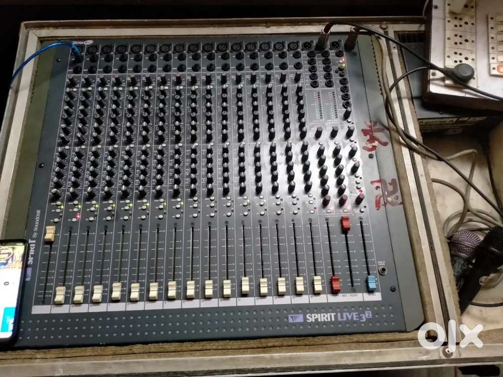 Spirt live mixer ( soundcraft) new good condition