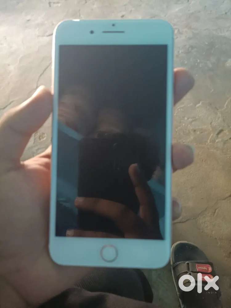 iPhone 7 pulas hai  .256.only. front camera Kam nahin karta