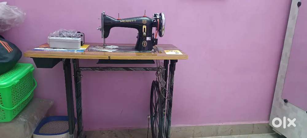 Electronic and pedel stitching machine