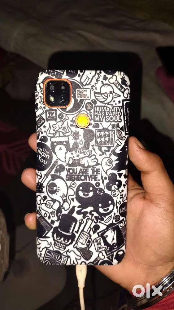 Screen damage hai par sb warking hai