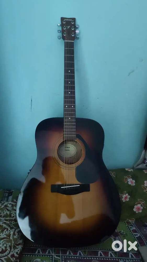 Guitar Yamaha FX 280 Electro acoustic guitar urgent for sell