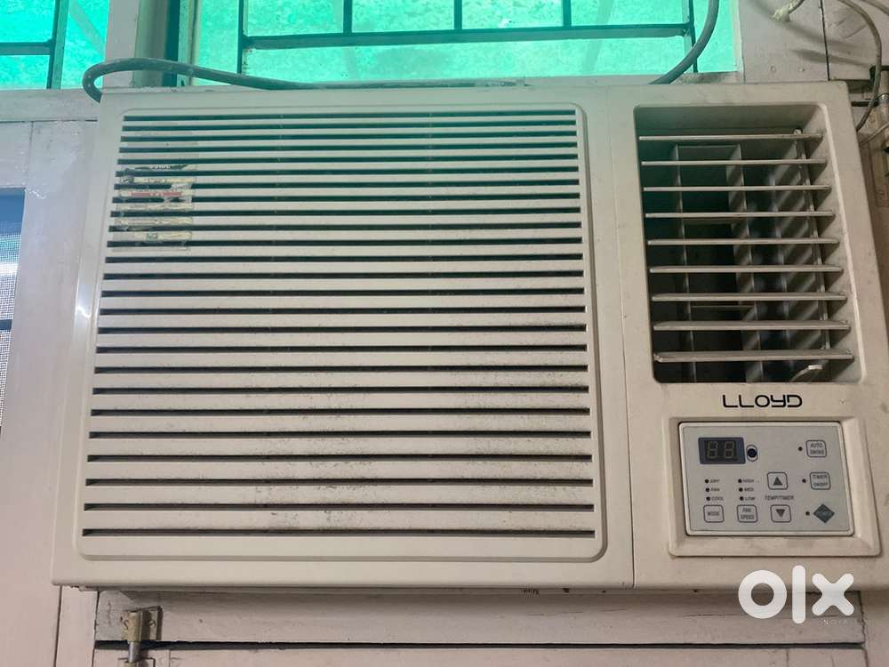 Lloyd window AC