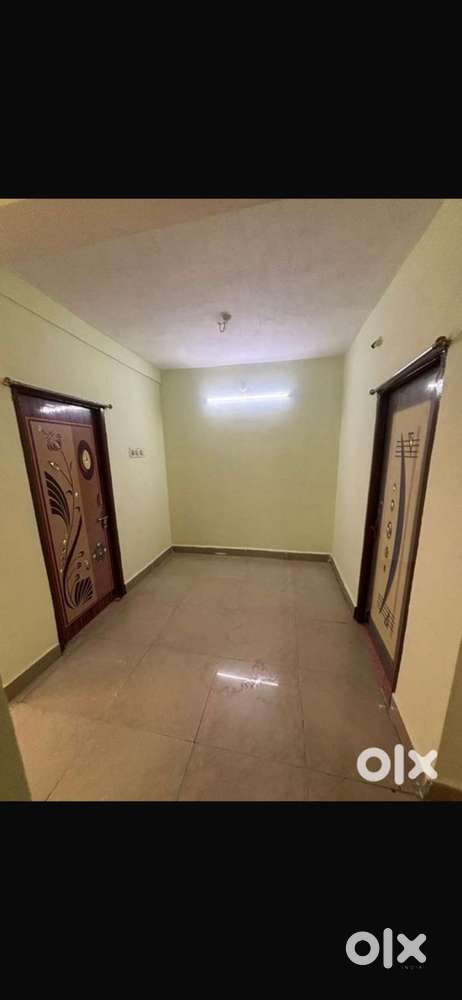 Strong building good condition trichy manarapuram four roads