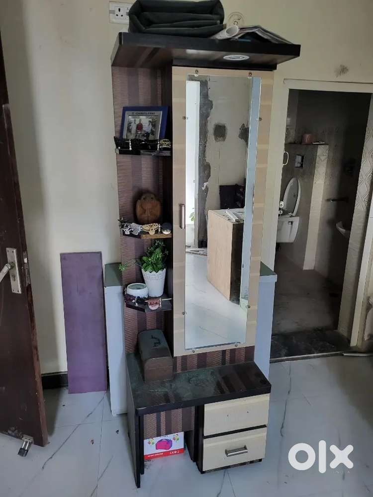 Dressing table for sale in good condition