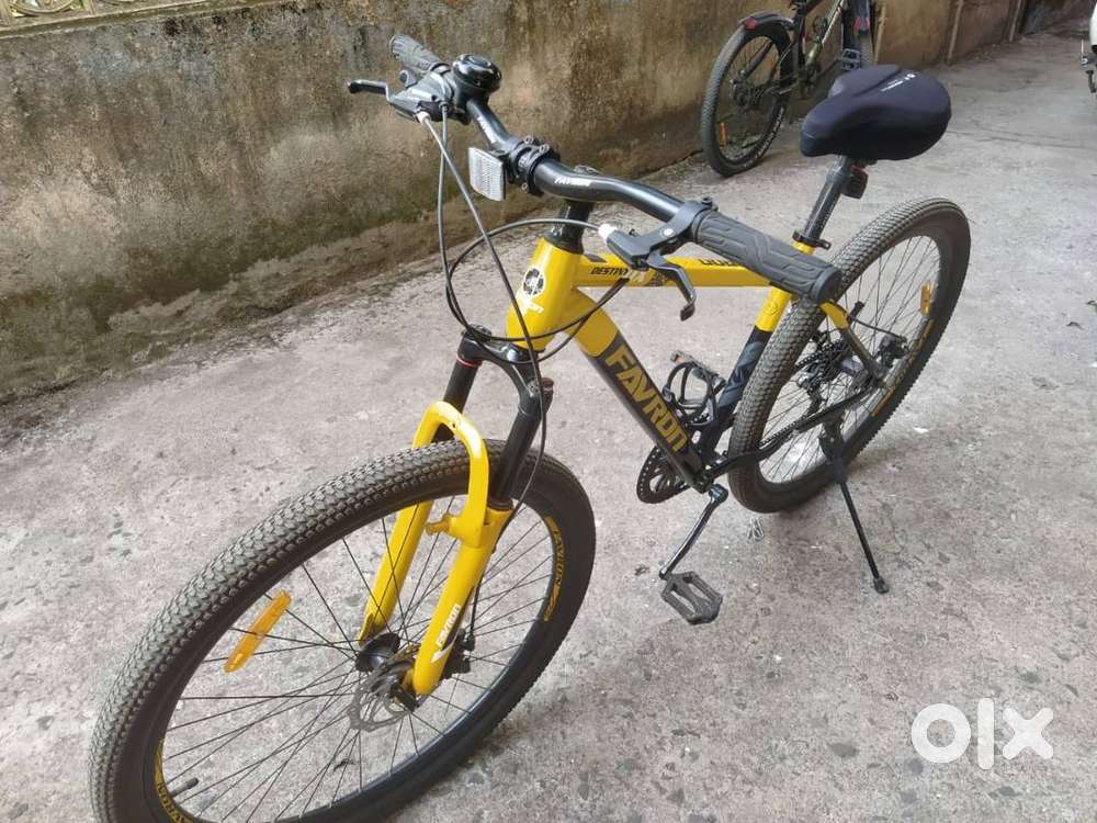 Favron 7 speed bicycle.