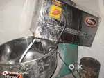 Dough kneader