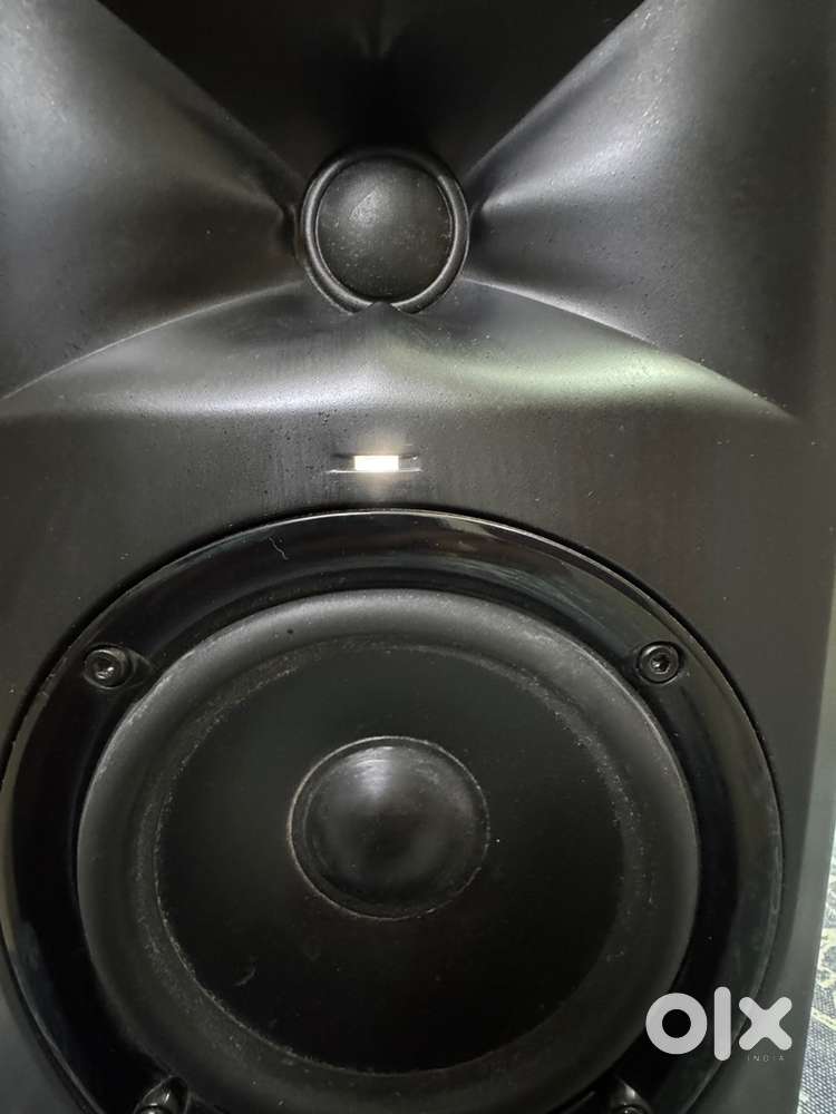 JBL LSR305 STUDIO MONITOR