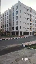 రాజమండ్రి. పోలీస్ కోటర్స్ బ్యాక్ సైడ్. Flat for sale.40.Lakhs.R. Free.