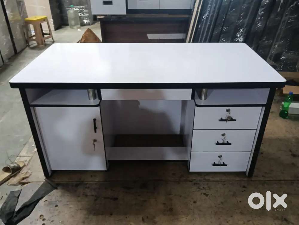 Office table available at gujjubazar furniture in surat