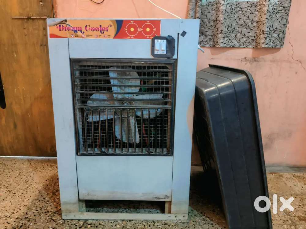 Air Cooler 3ft with plastic tub and water thermos 4 month old