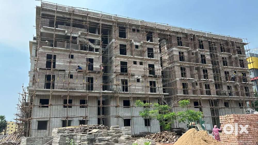 GATED COMMUNITY IN LOW BUDGET FLATS 200 METERS DISTANCE FROM HIGHWAY