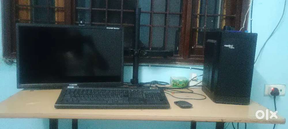 Full setup computer with inverter and battery