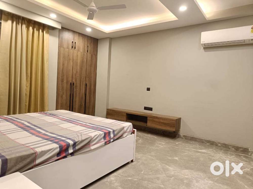 LUXUARY BUILDER FLOOR FOR RENT IN SECTOR 57