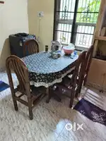 Dining table (4'10x2'10) for sale - rate negotiable