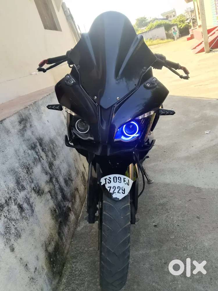 Bajaj Pulsar rs 200 bs3 2016