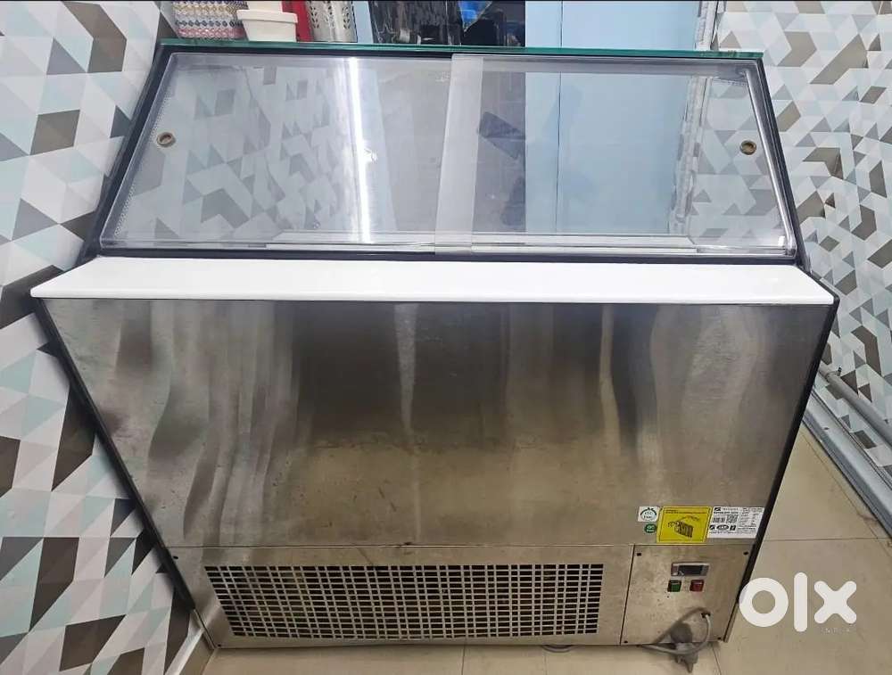 Display freezer, for premium icecream parlour.