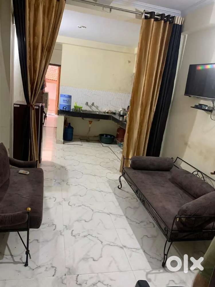 2 bhk available near roxy talkies